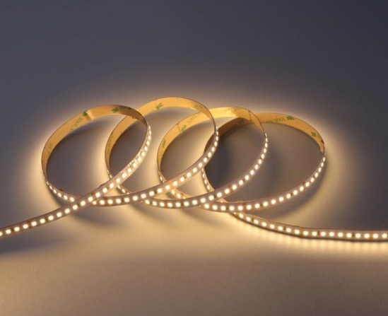 Lampu dan batang strip LED